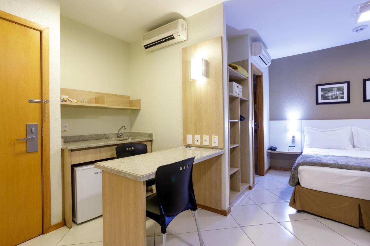 Quarto Duplo Superior com Cama de Casal